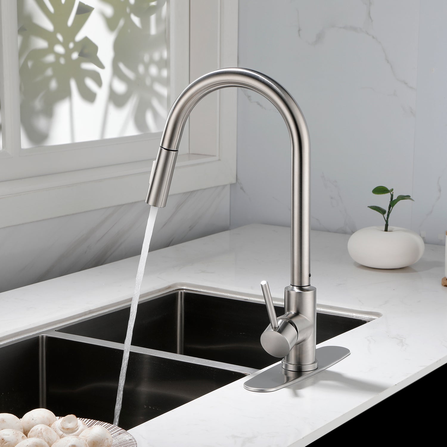 Stainless Steel Kitchen Sink Faucet with Pull-Down Sprayer